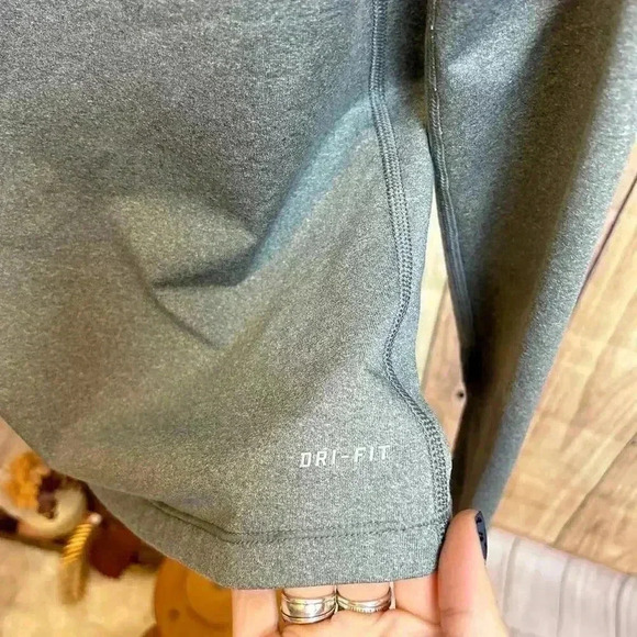 Nike Pro Dri Fit Zip Up Gray Women’s Size M - Picture 5 of 8